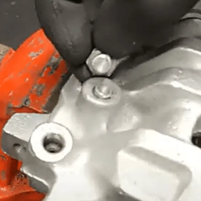 ¿Quitar un perno roto, o taladrar un tornillo roto? 